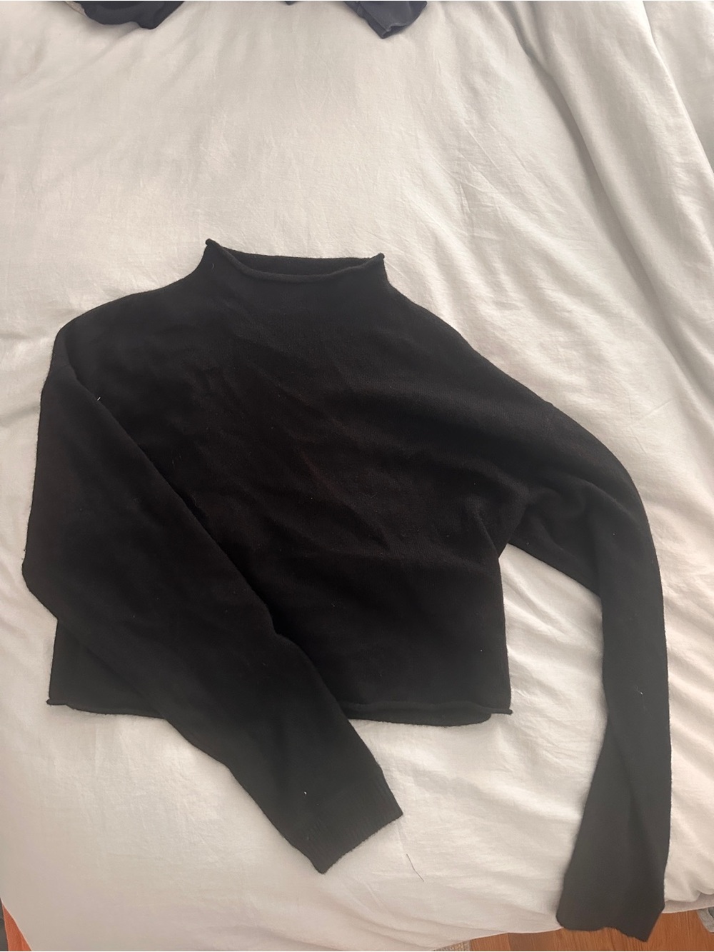 Reformation Black cashmere Women’s cropped mockneck Sweater